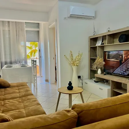 Sea Side With Balcony דורס
