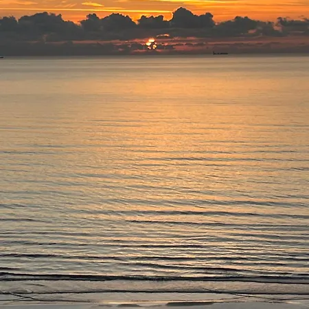Sea Side With Balcony Apartman *