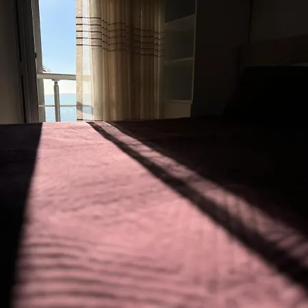 Sea Side With Balcony Apartman *